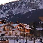 Amadelodge *