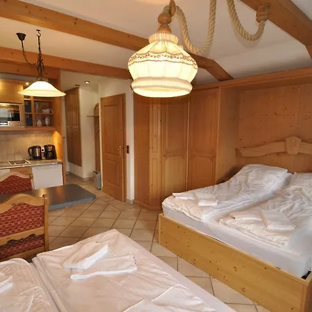Amadelodge Apartment *
