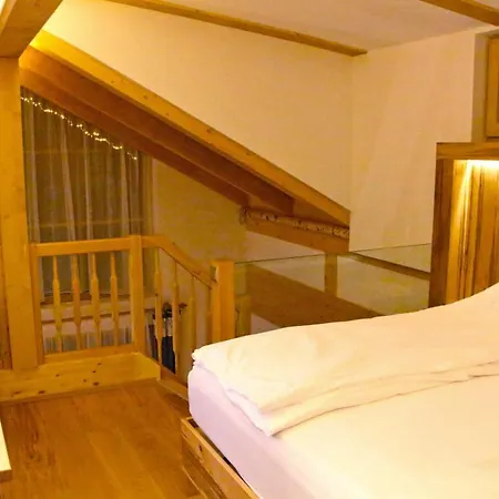 Amadelodge شقة