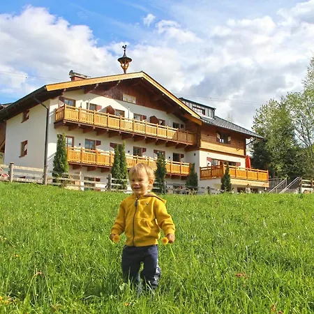Amadelodge *