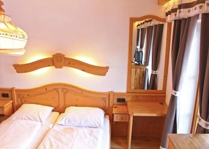 Amadelodge アパート *